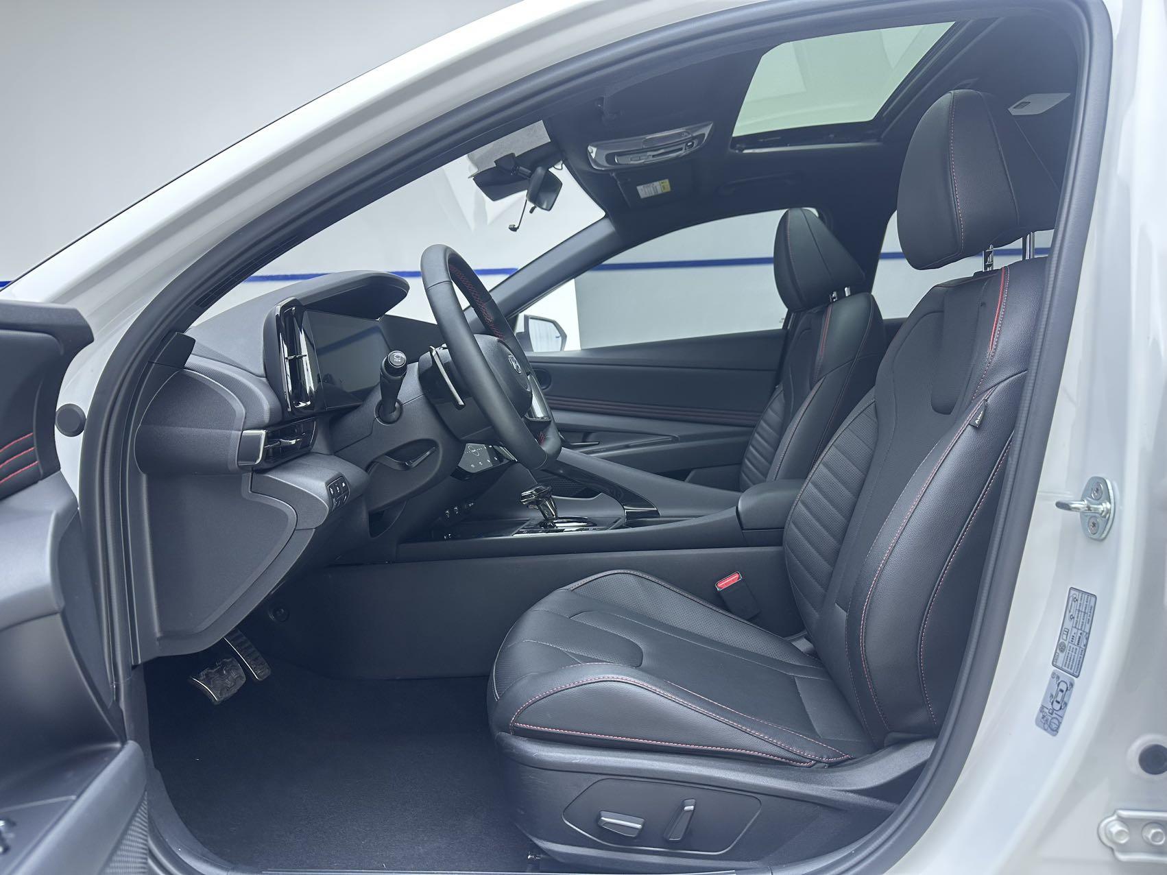 Hyundai Elantra 2022, фото 7