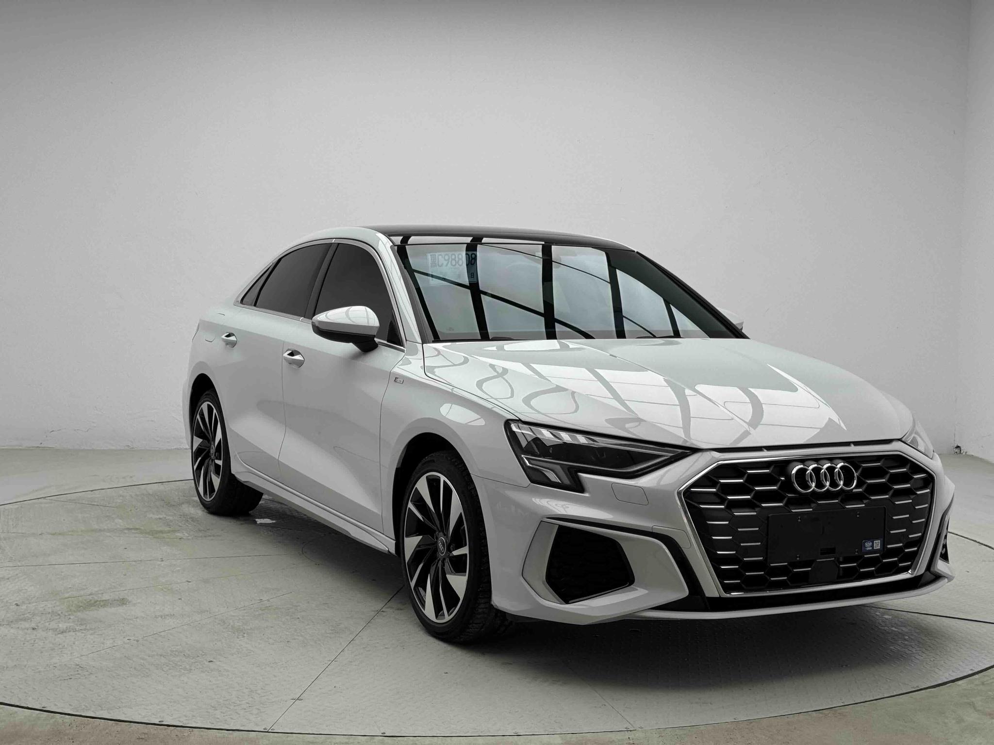 Audi A3 2023, фото 4