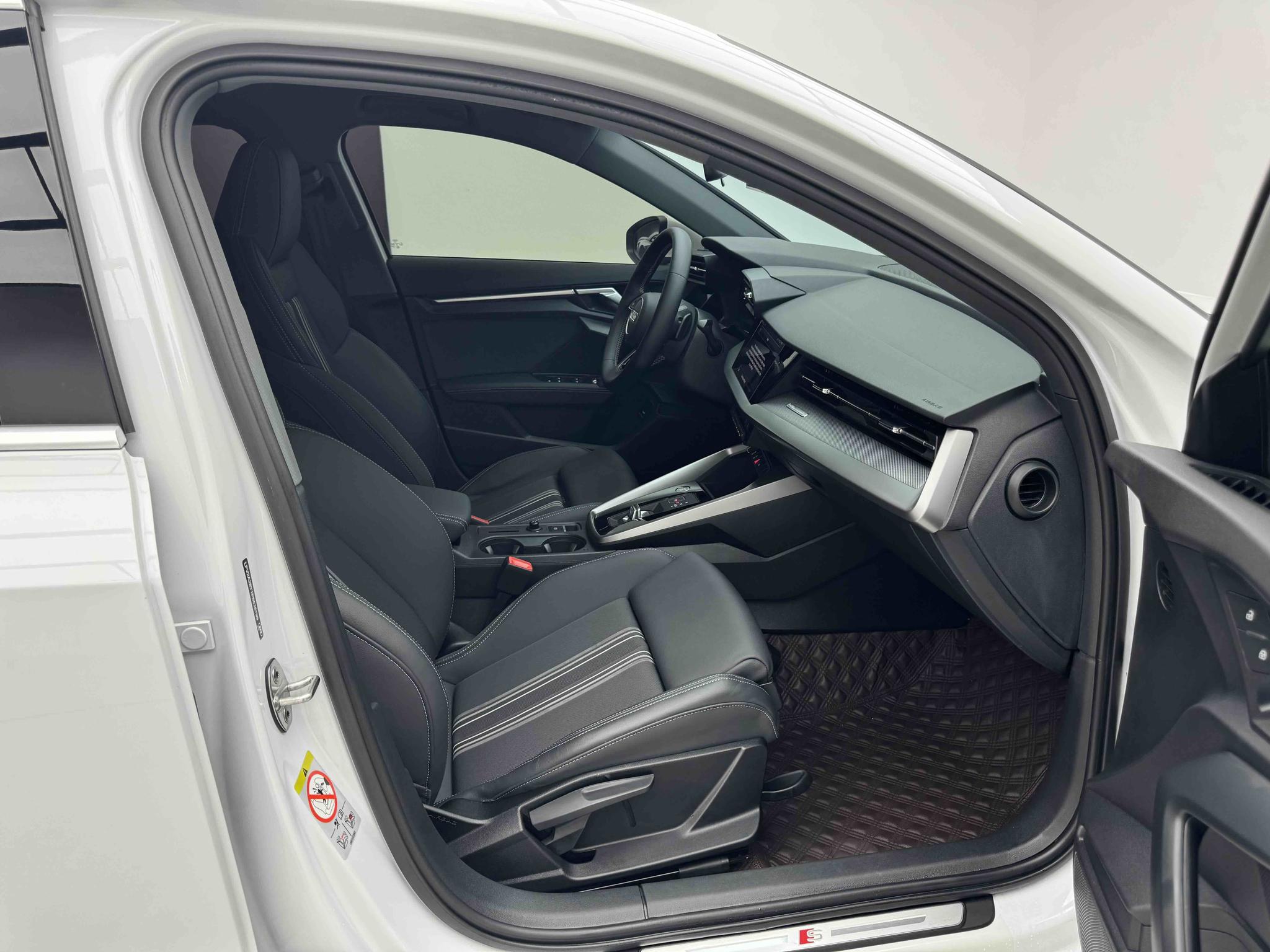 Audi A3 2023, фото 12
