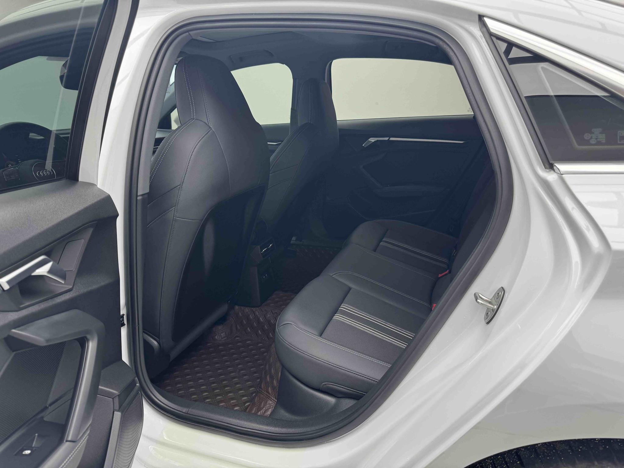 Audi A3 2023, фото 15