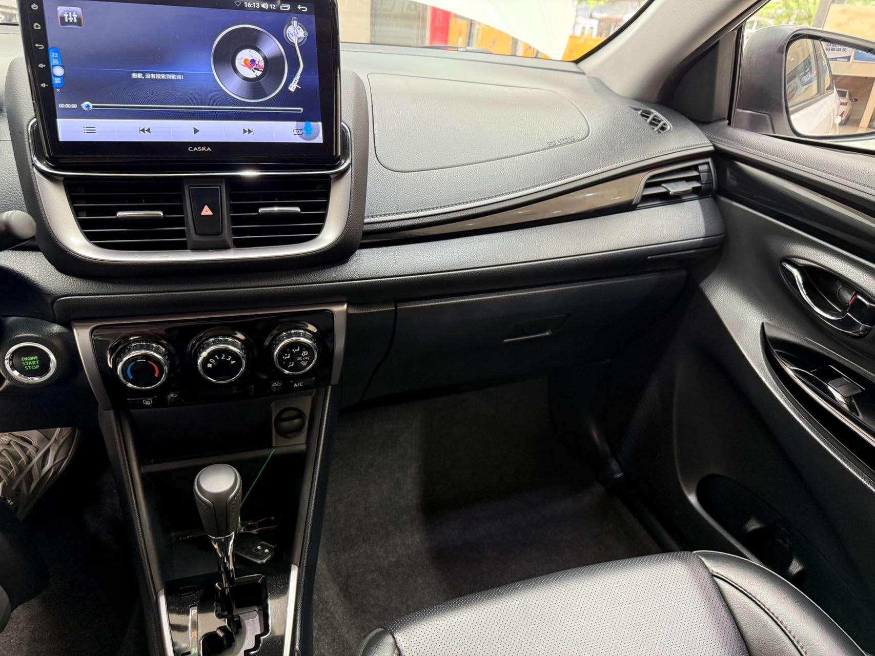 Toyota Yaris 2022, фото 12