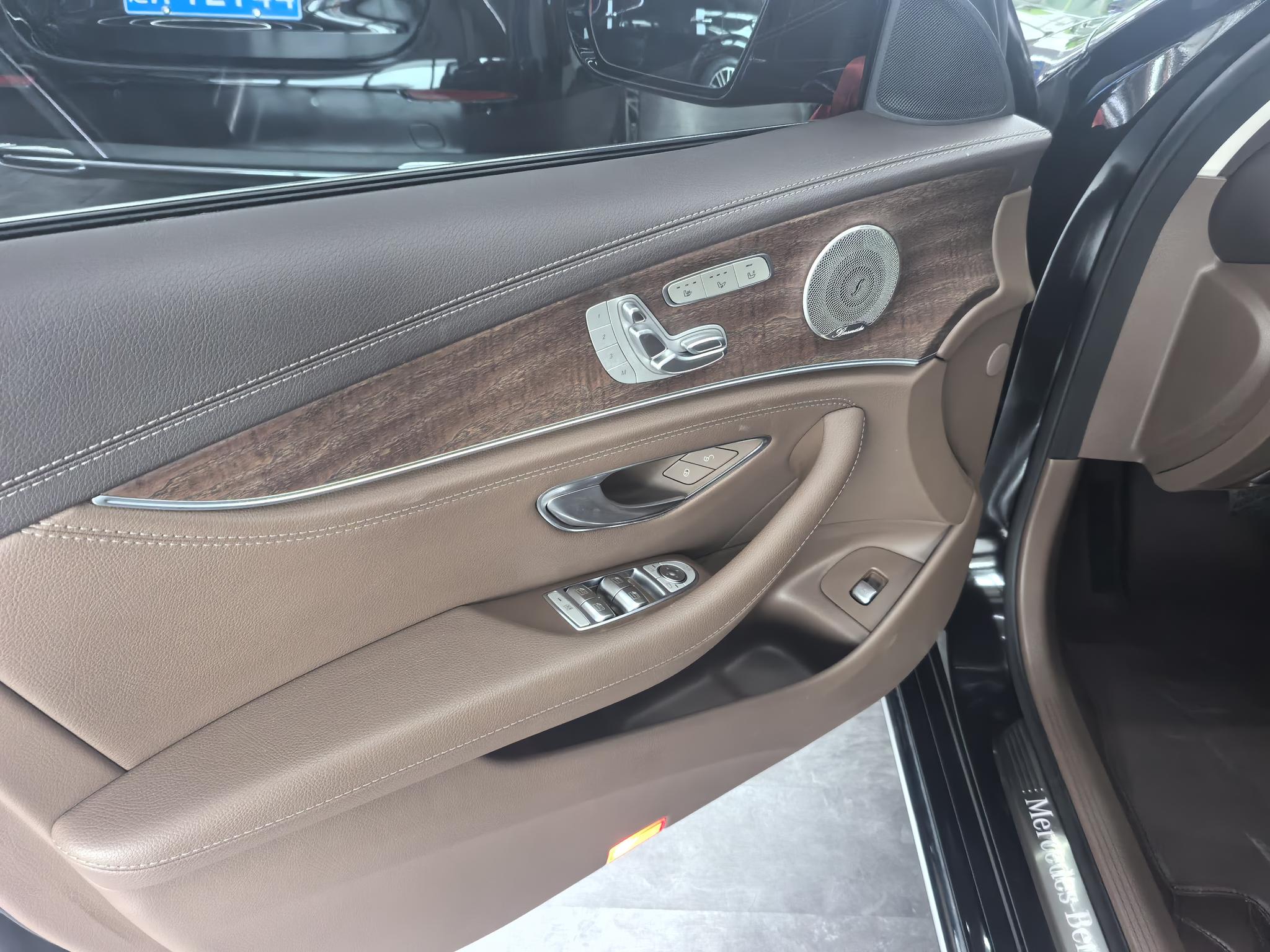 Mercedes-Benz E-Class 2023, фото 15