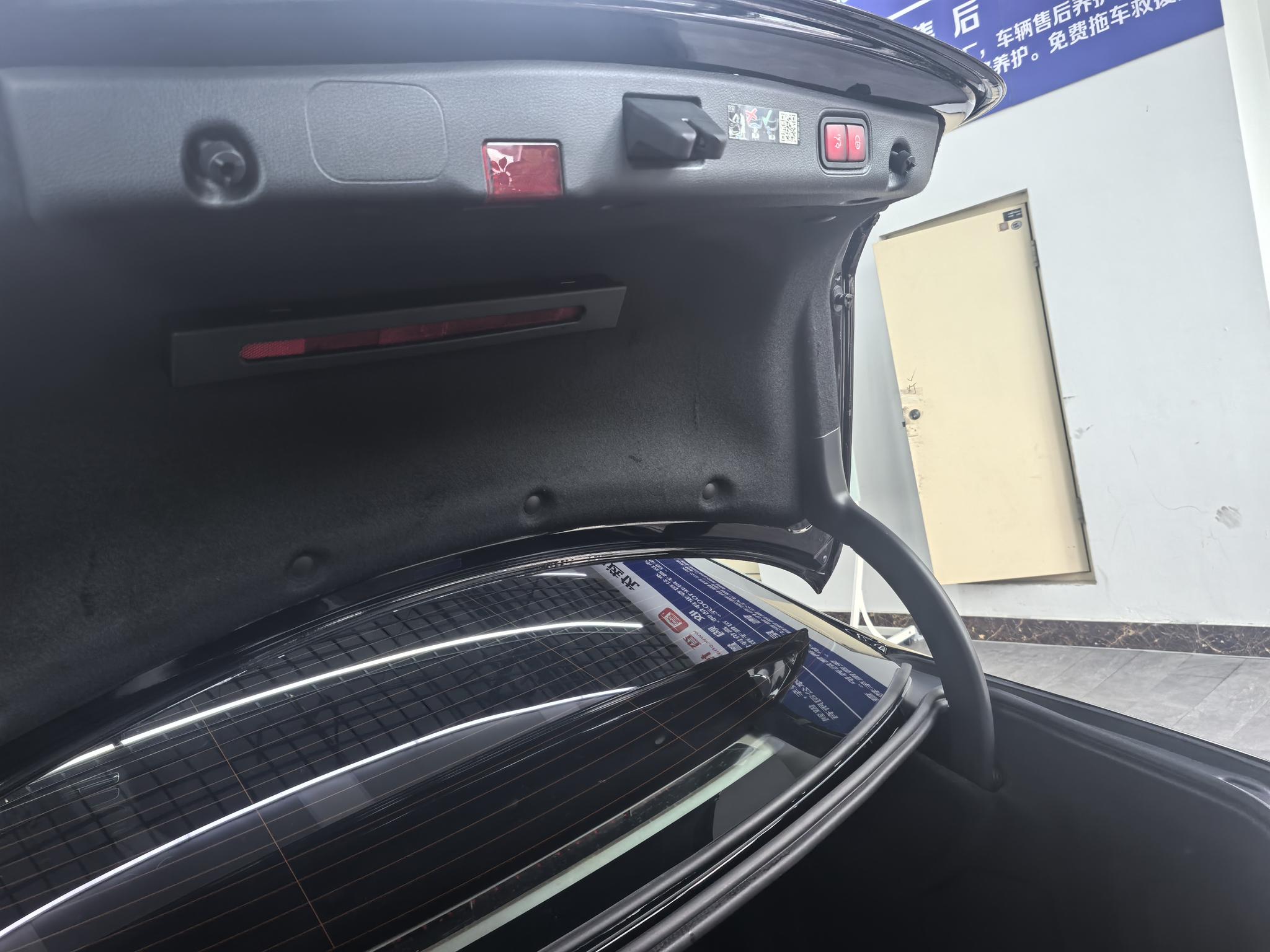 Mercedes-Benz E-Class 2023, фото 16