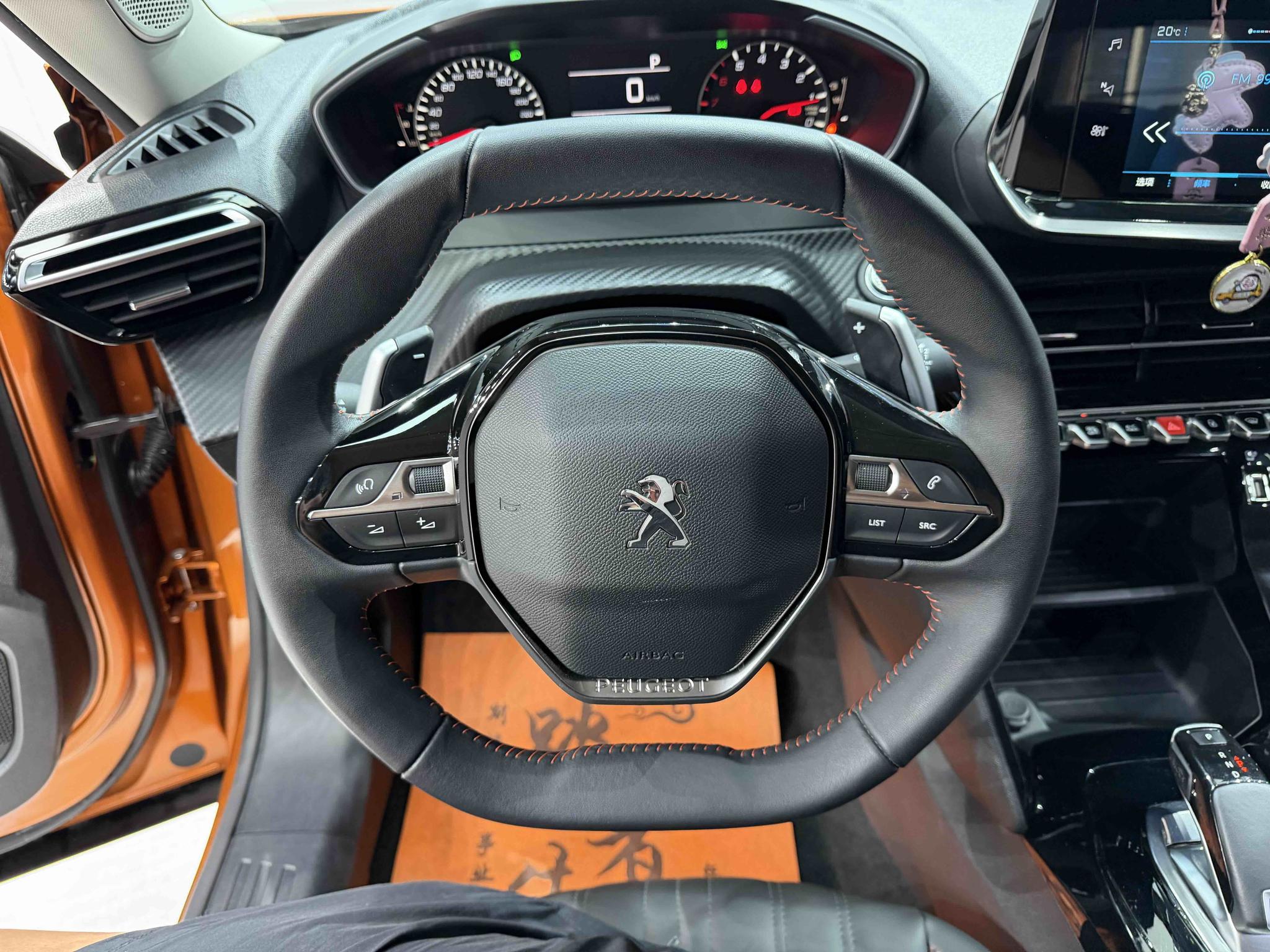 Peugeot 2008 2022, фото 16