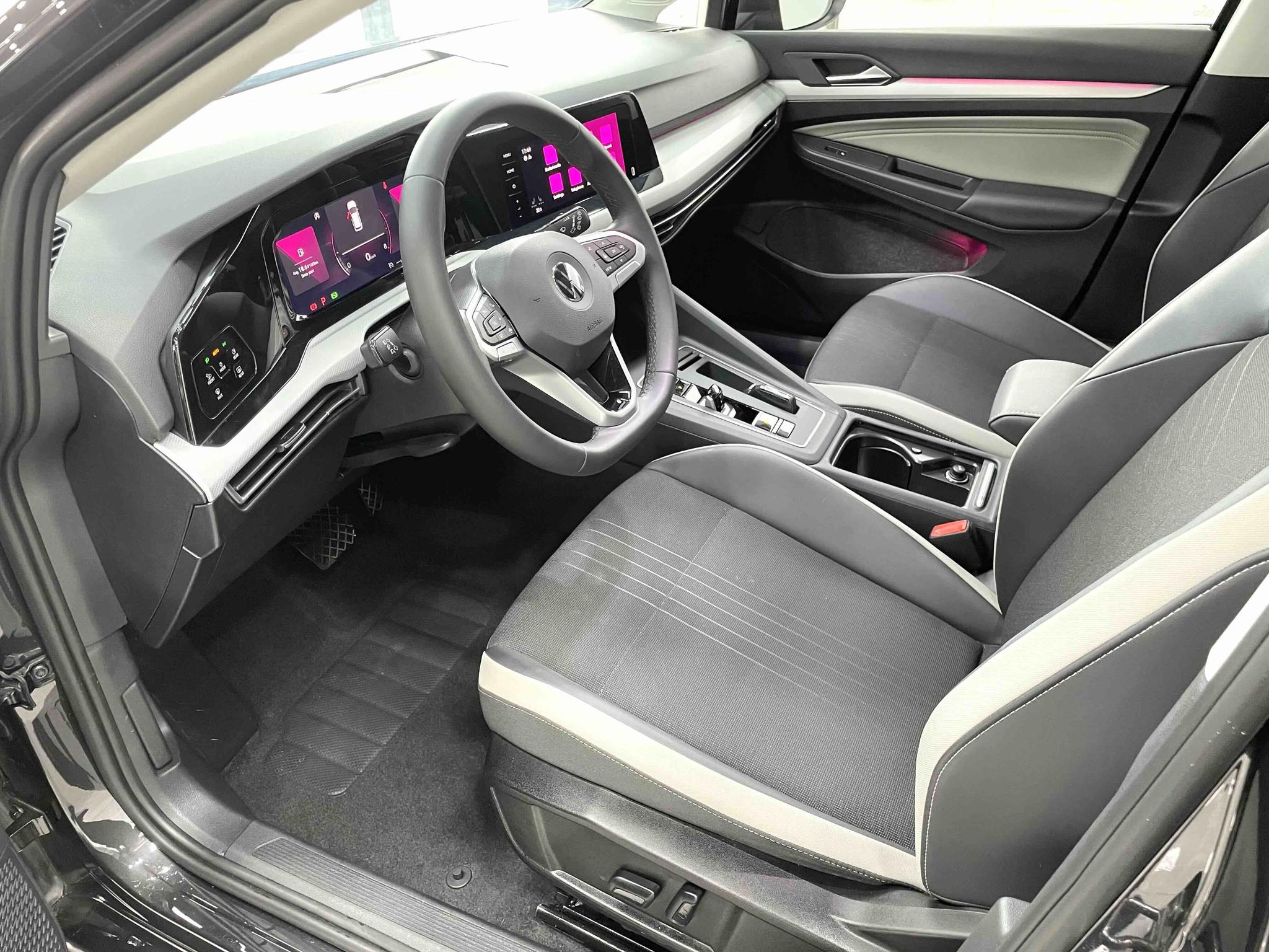 Volkswagen Golf 2023, фото 4