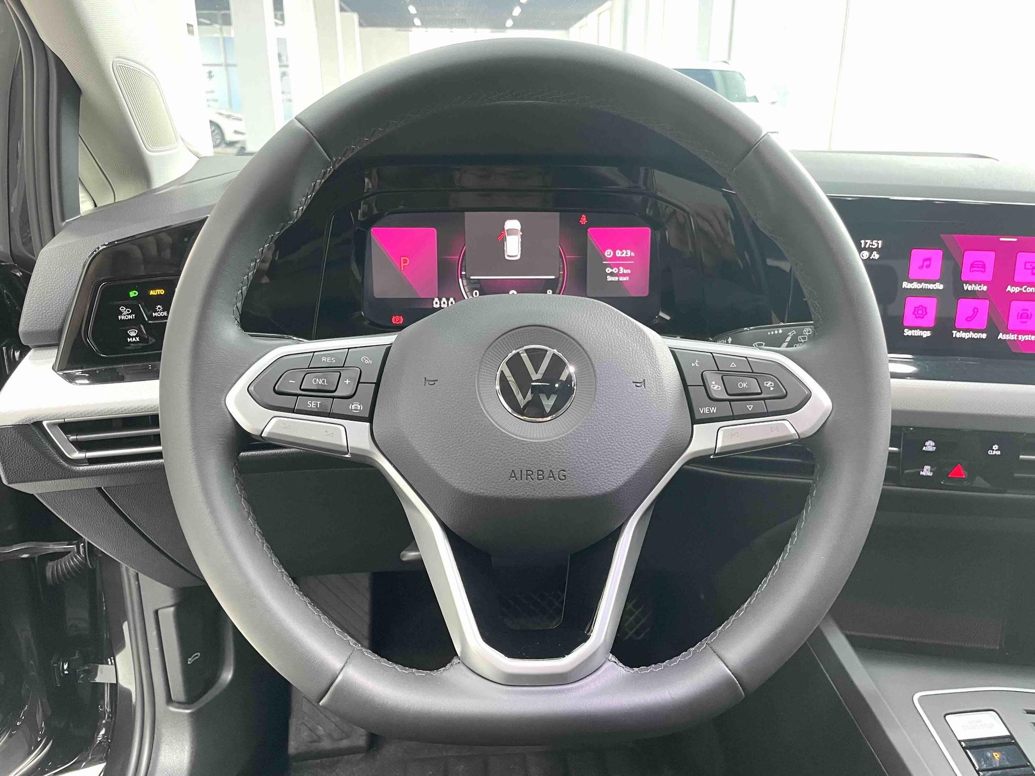 Volkswagen Golf 2023, фото 5