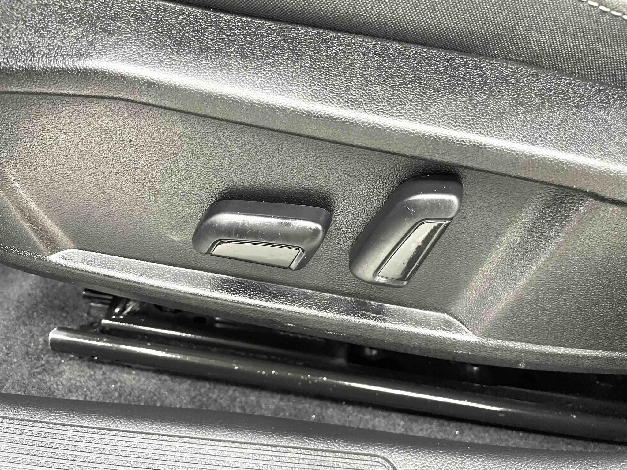Volkswagen Golf 2023, фото 8
