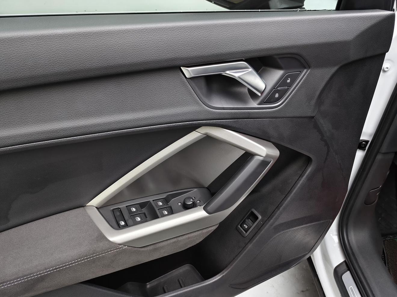 Audi Q3 2023, фото 15
