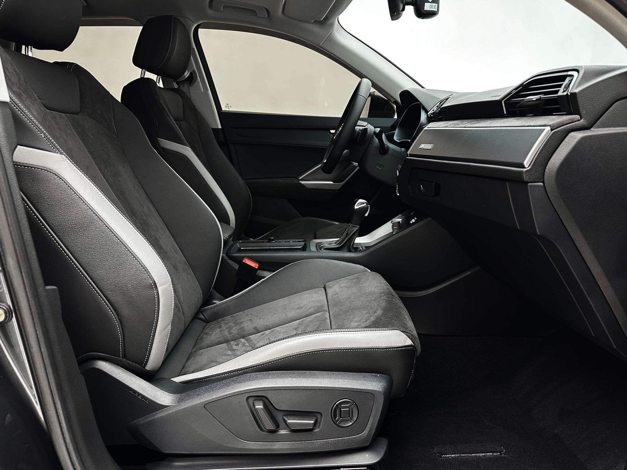 Audi Q3 2022, фото 16