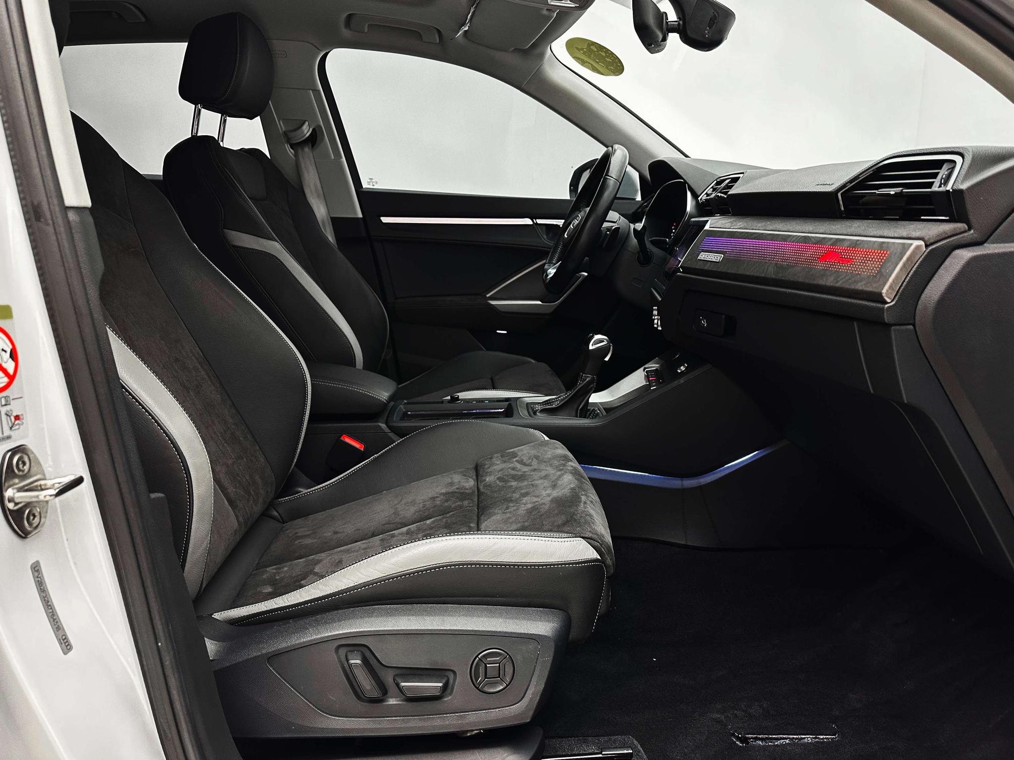Audi Q3 2022, фото 17