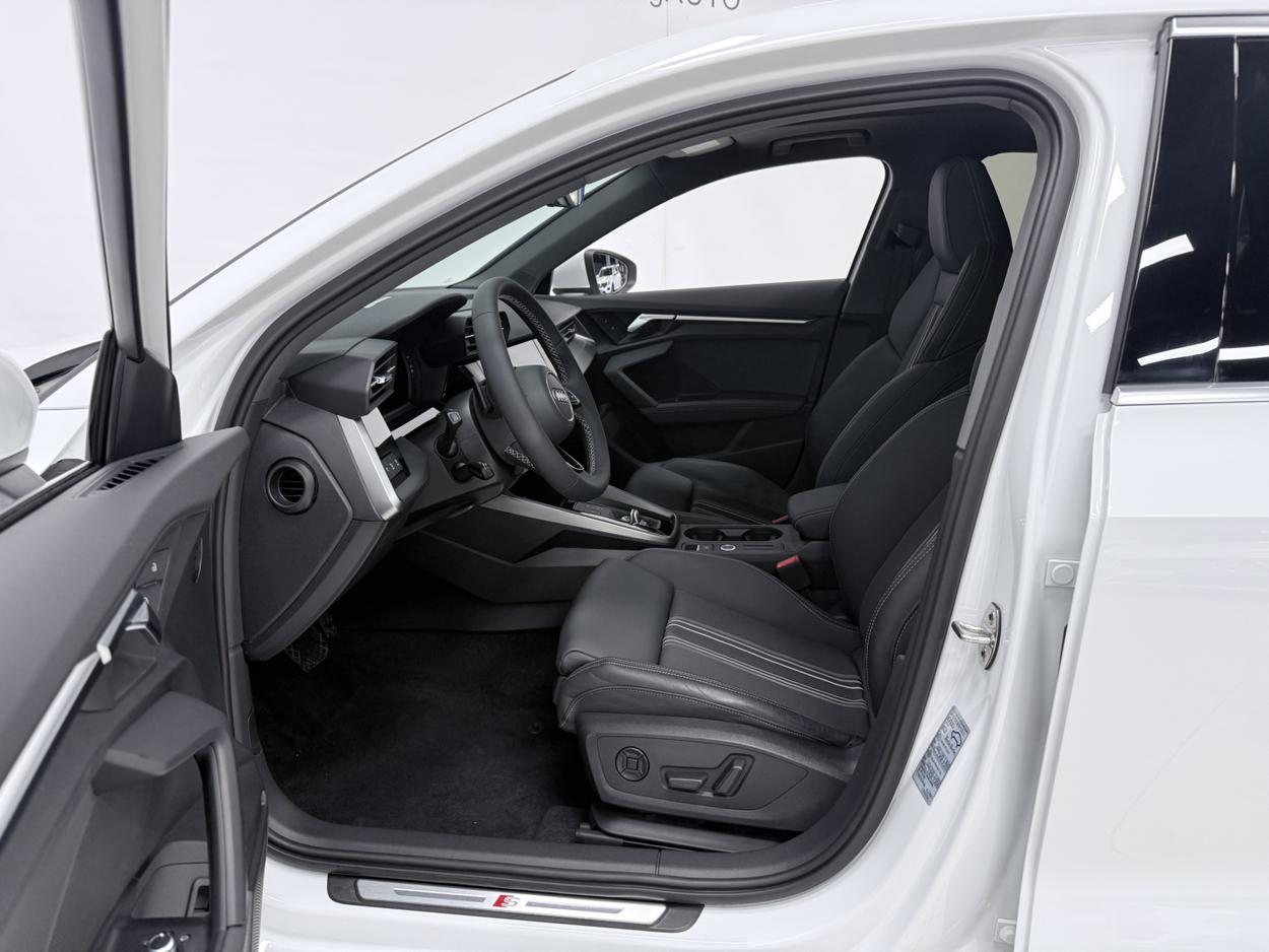 Audi A3 2022, фото 10
