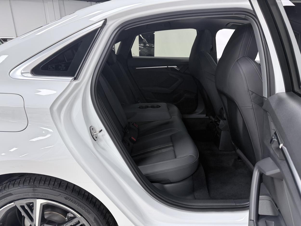 Audi A3 2022, фото 11