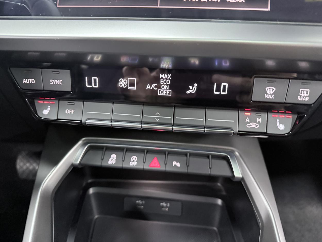 Audi A3 2022, фото 14