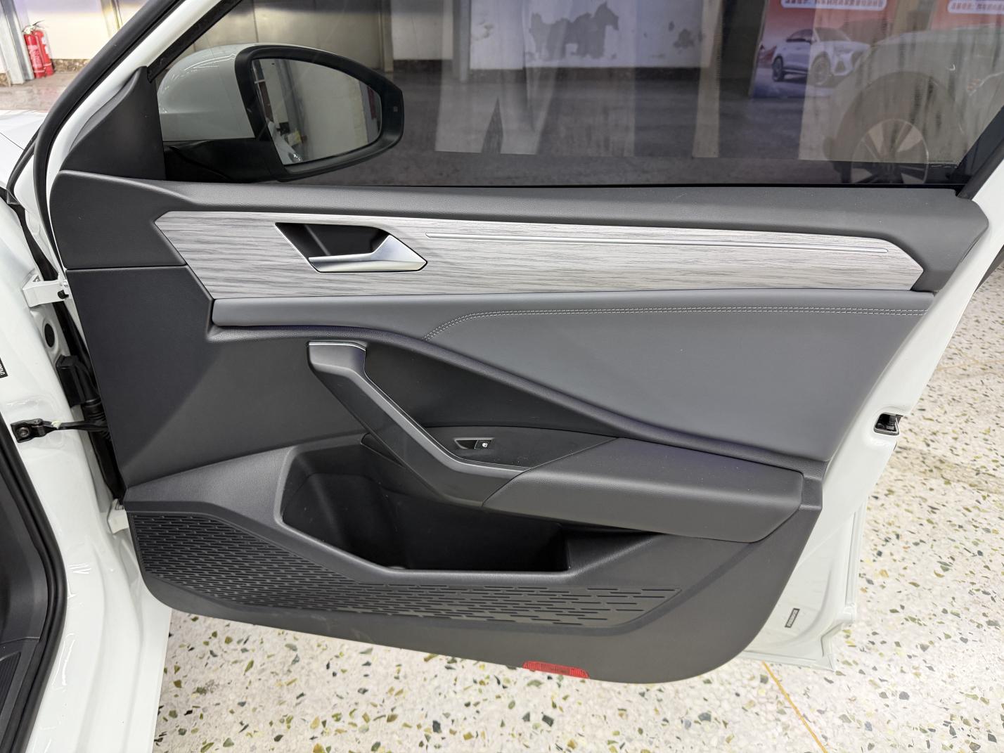 Volkswagen Jetta 2023, фото 15