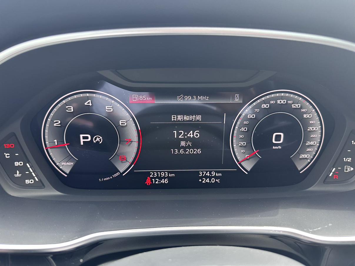 Audi Q3 2023, фото 3