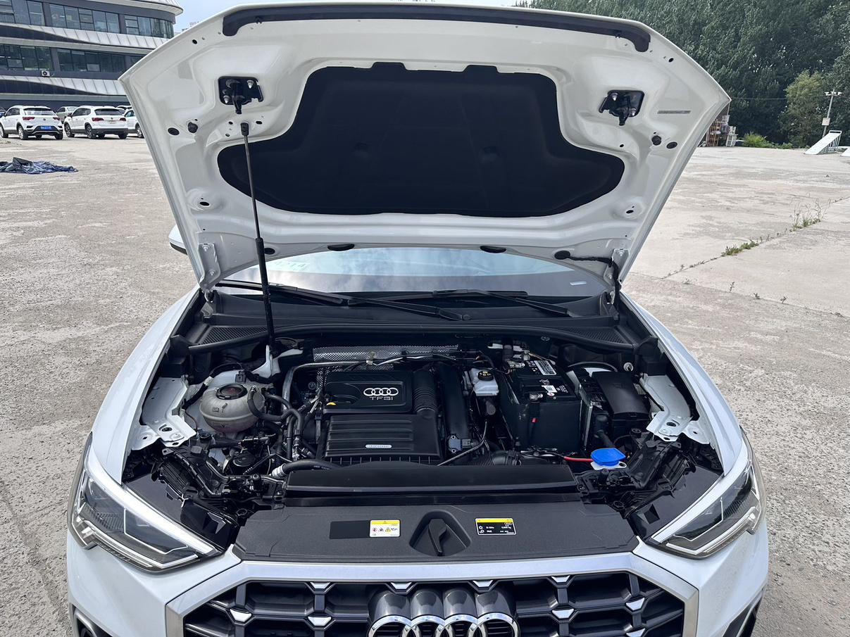 Audi Q3 2023, фото 10