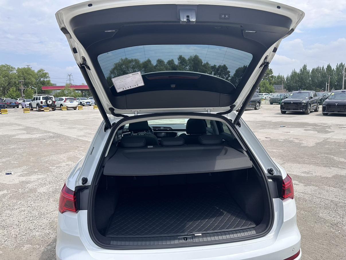 Audi Q3 2023, фото 13