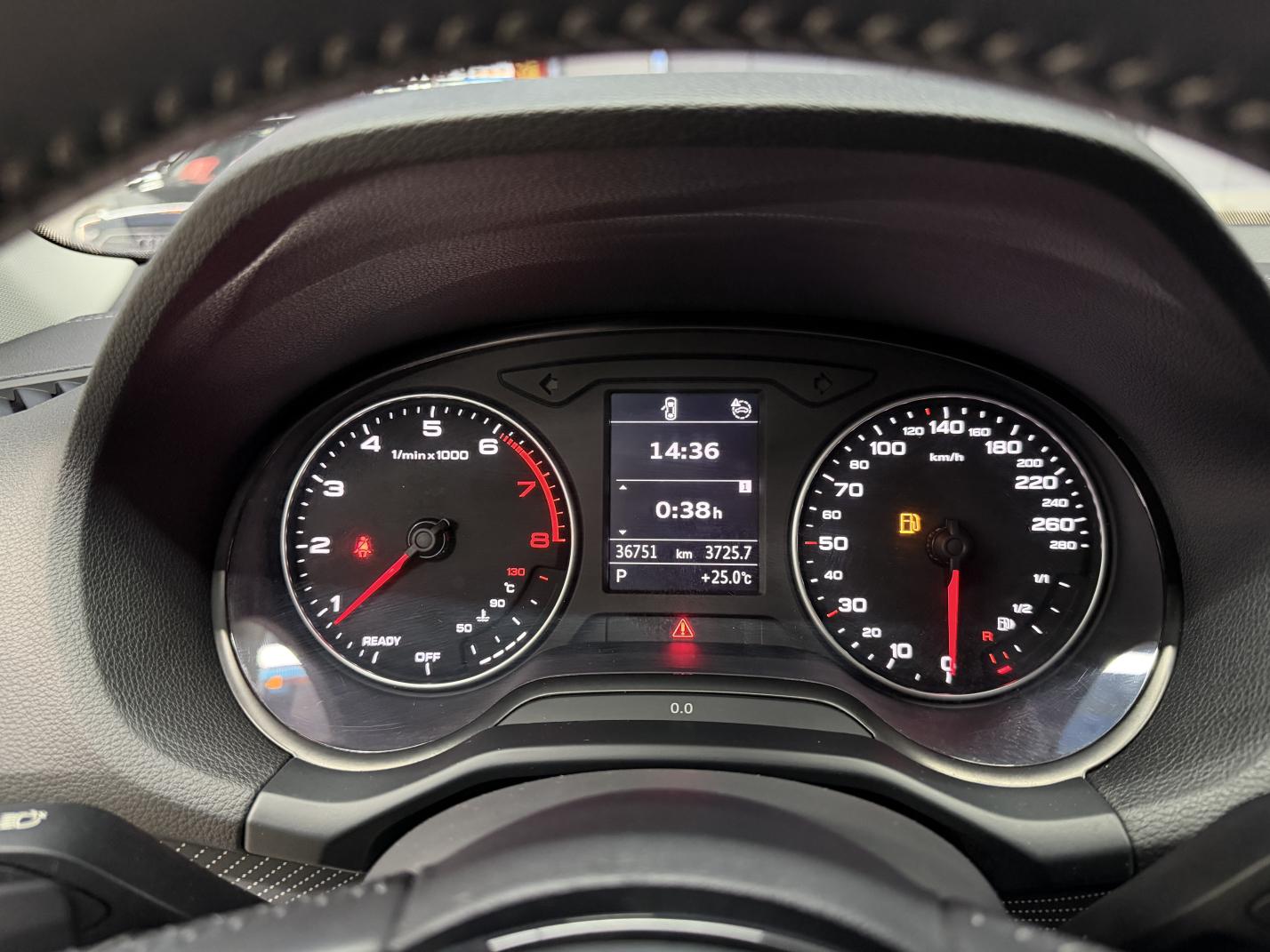 Audi Q2L 2022, фото 9