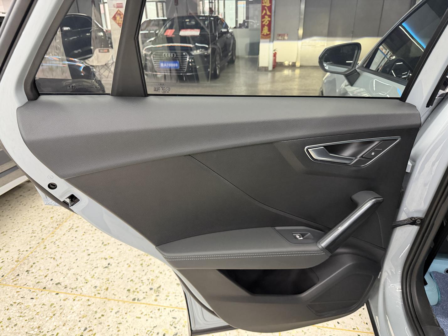 Audi Q2L 2022, фото 13