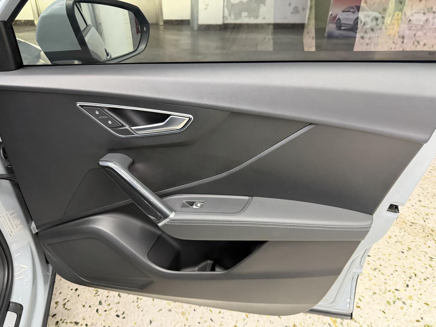 Audi Q2L 2022, фото 15