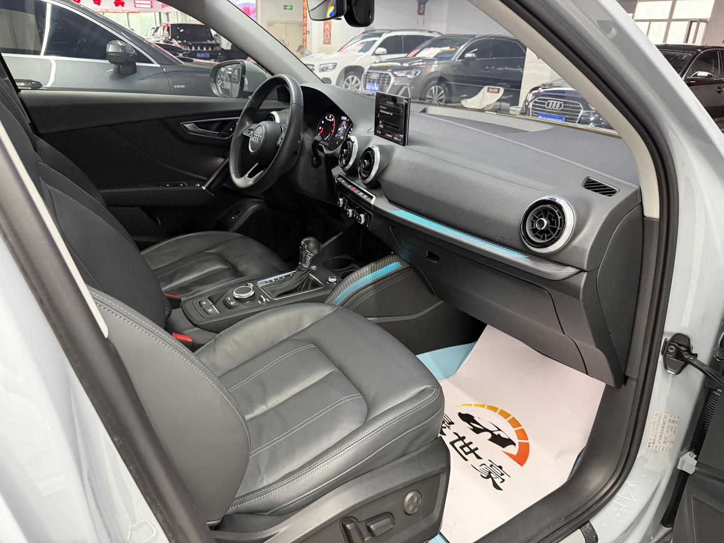 Audi Q2L 2022, фото 16