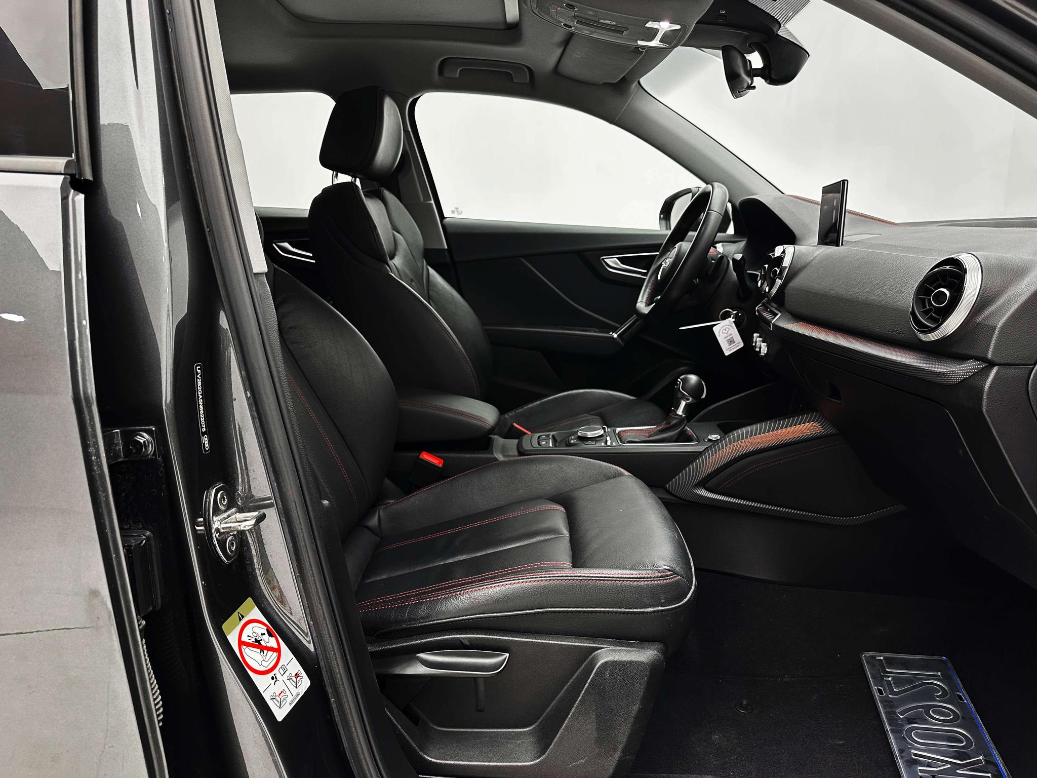 Audi Q2L 2022, фото 14