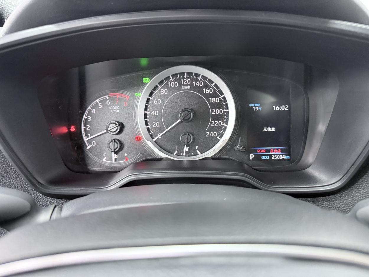 Toyota Corolla 2022, фото 15