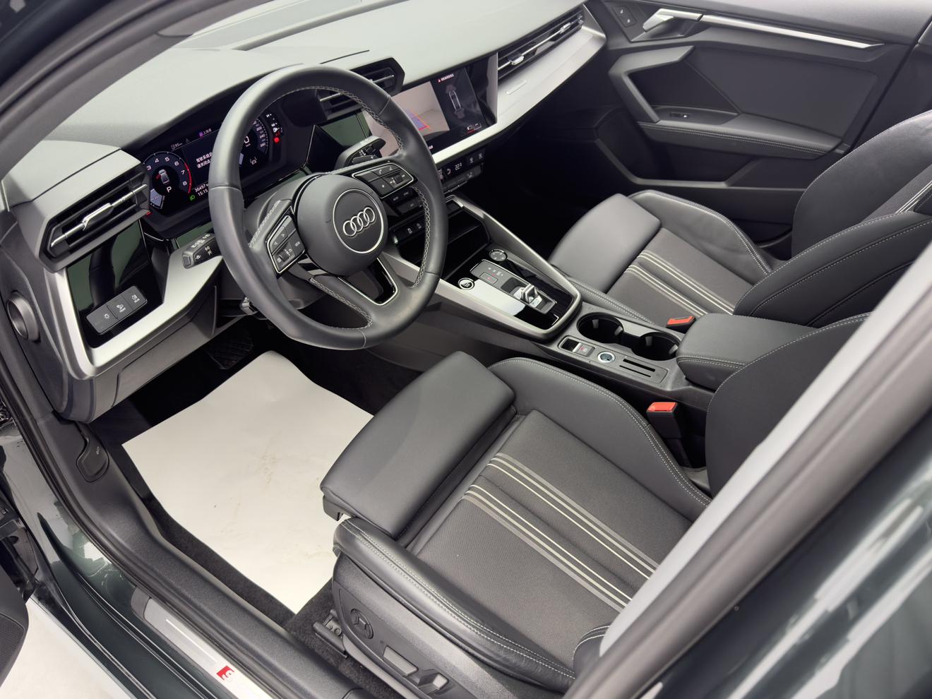 Audi A3 2023, фото 16
