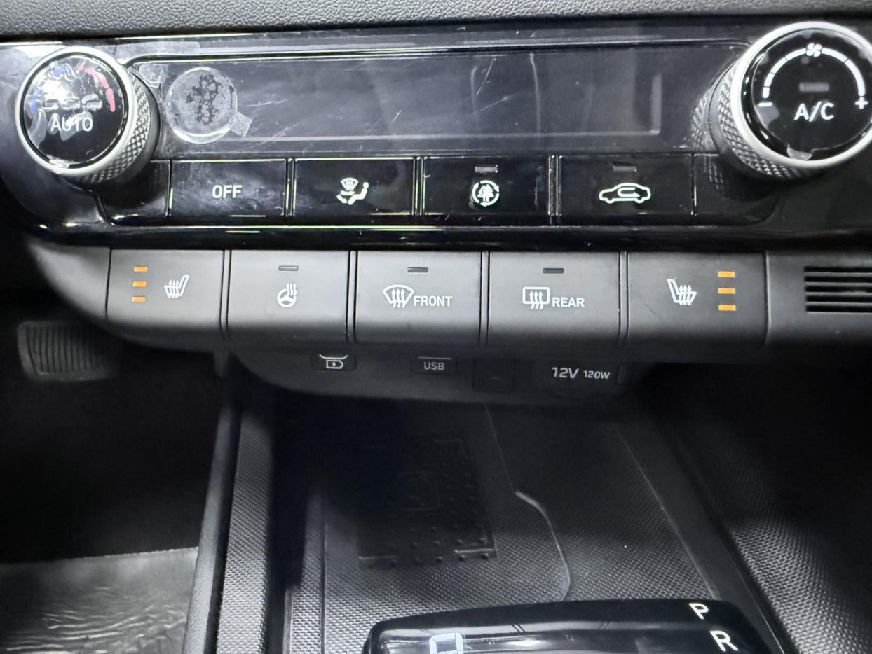 Hyundai Elantra 2023, фото 15