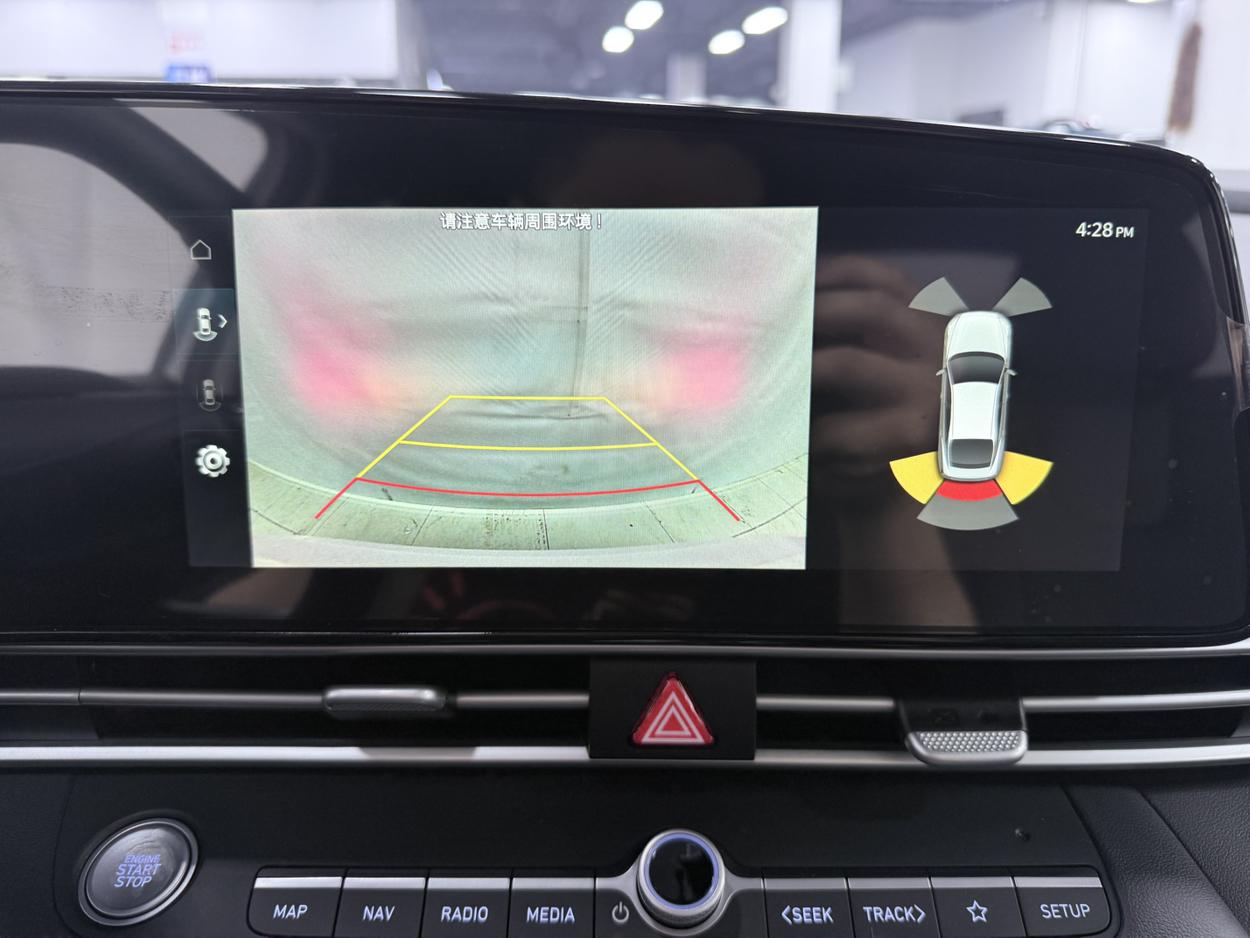 Hyundai Elantra 2023, фото 17