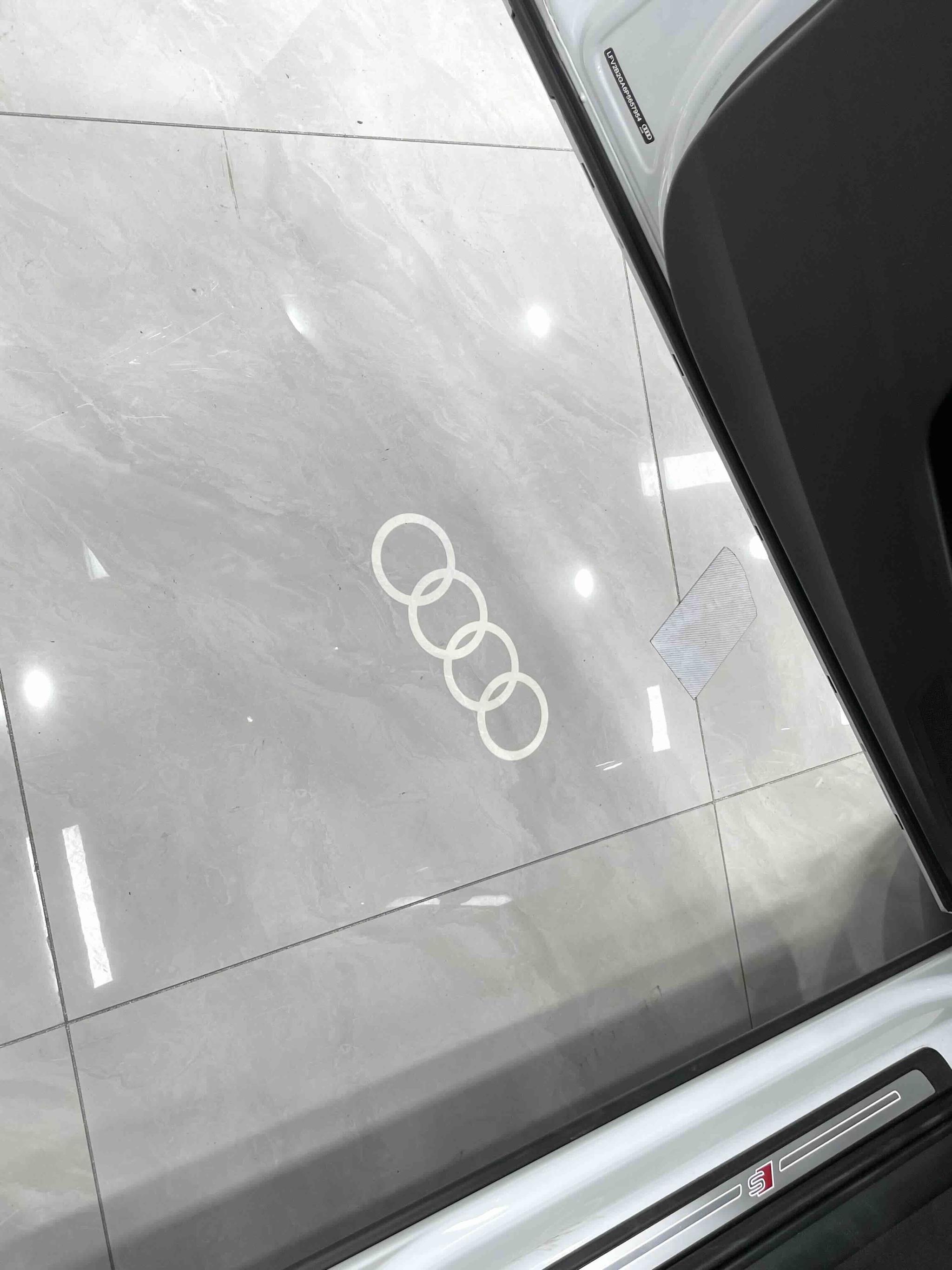 Audi Q2L 2022, фото 14