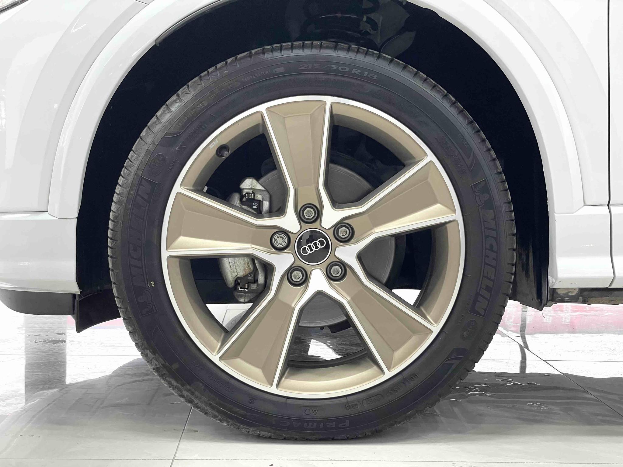 Audi Q2L 2022, фото 16