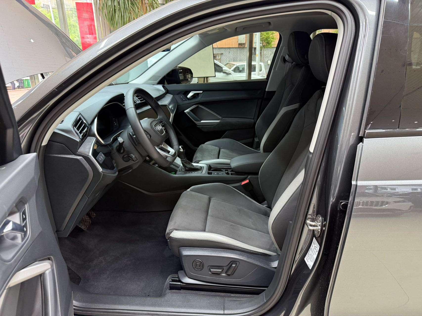 Audi Q3 2022, фото 16