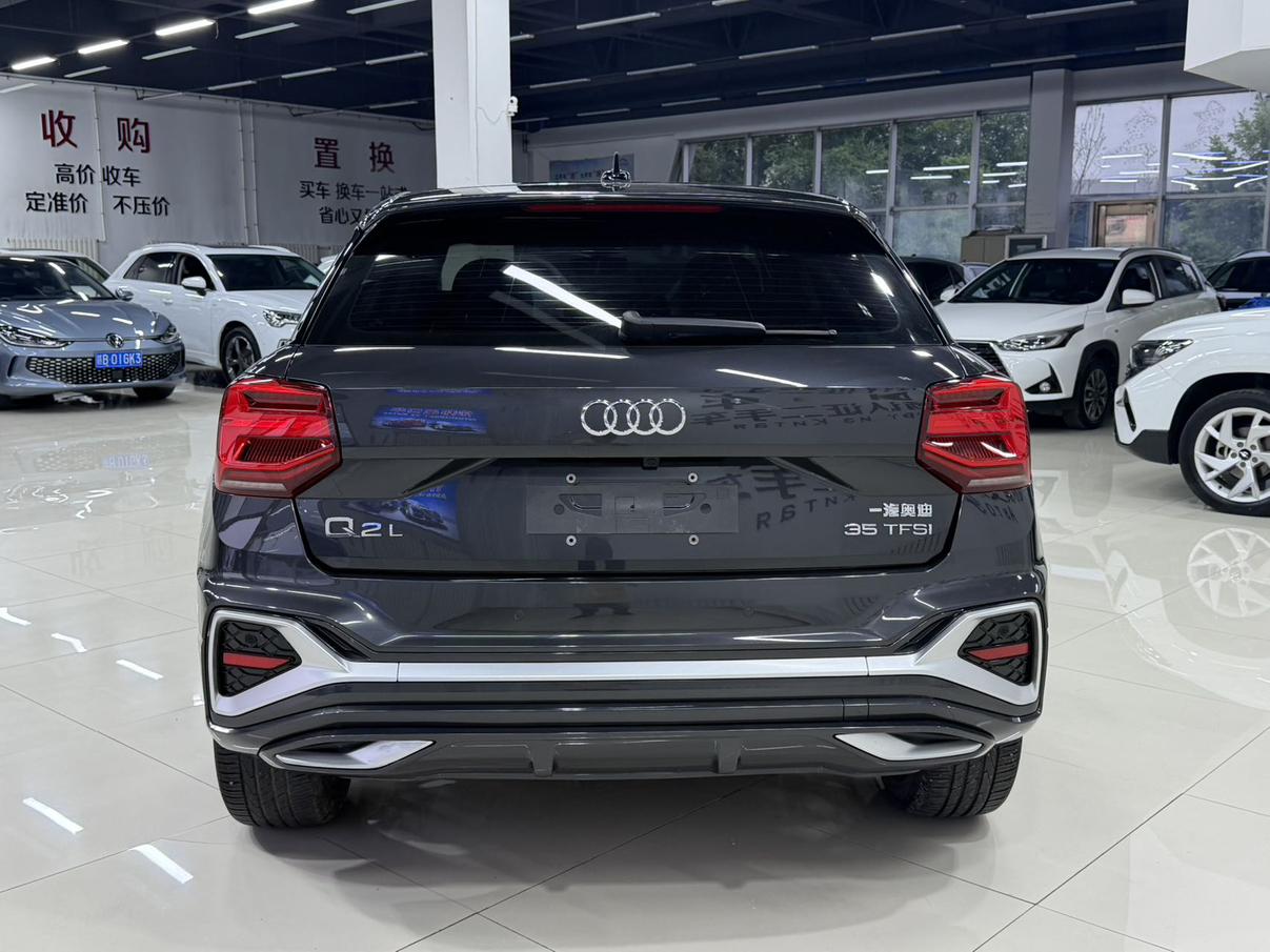 Audi Q2L 2022, фото 5