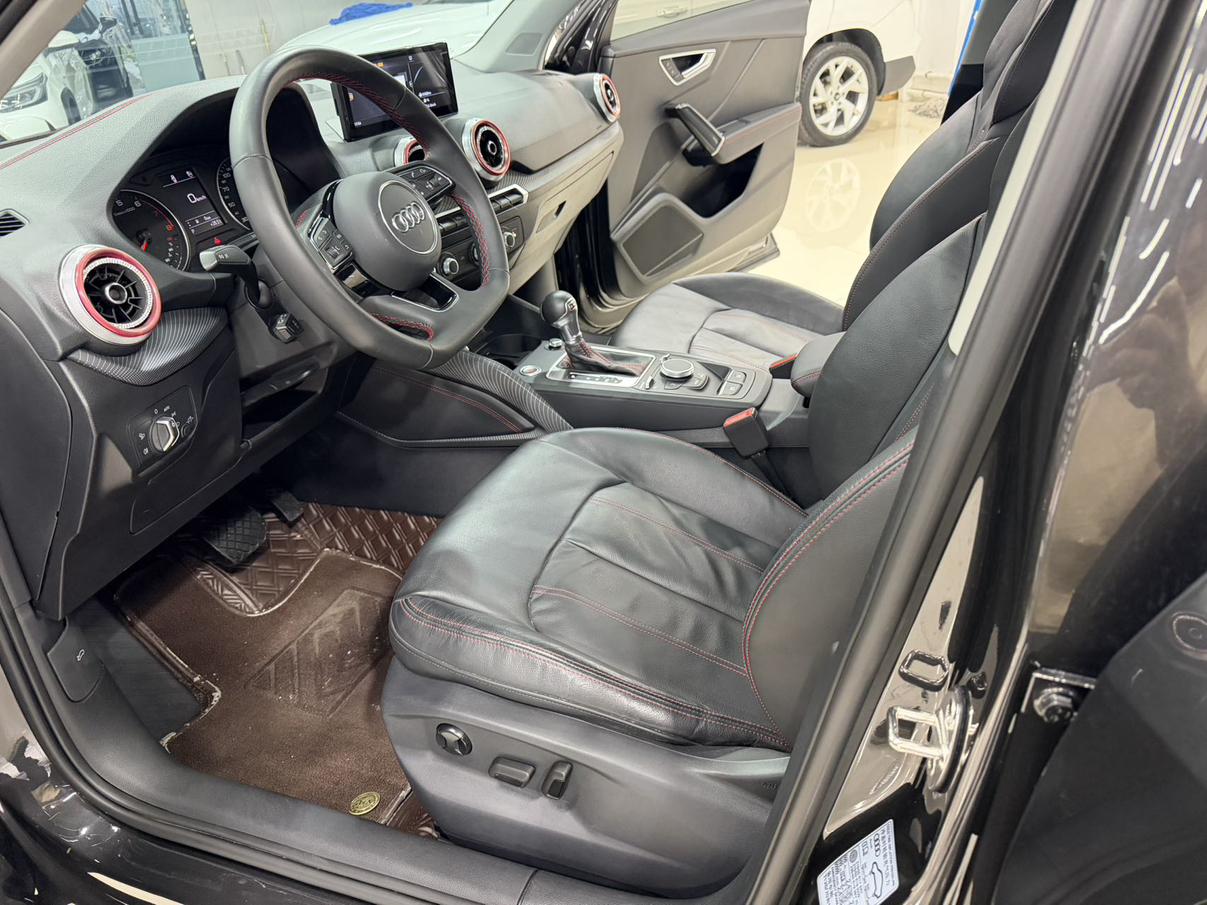 Audi Q2L 2022, фото 7