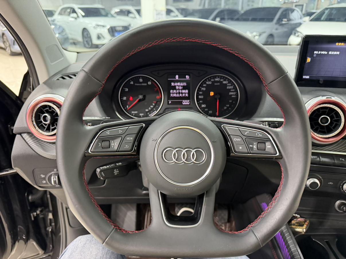 Audi Q2L 2022, фото 11