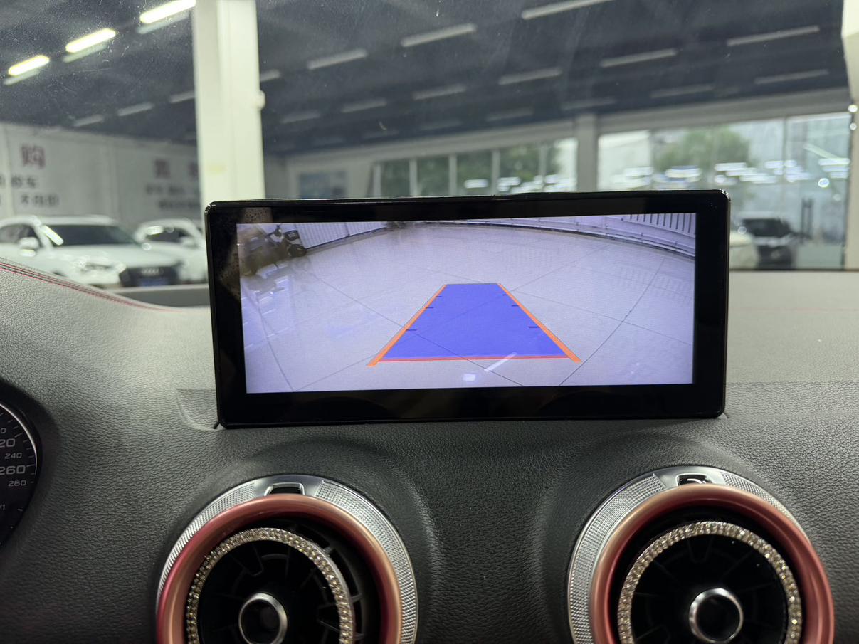 Audi Q2L 2022, фото 13