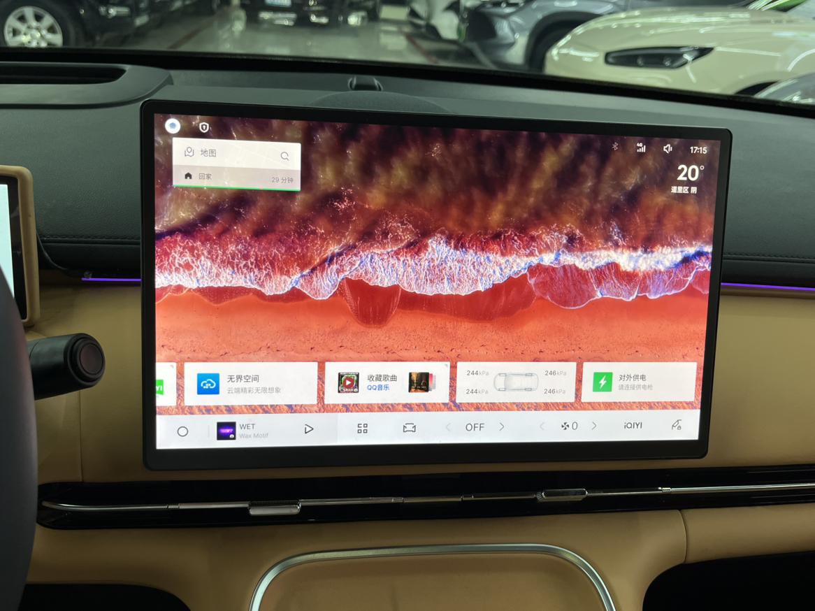 Geely Galaxy Starship 7 EM-i 2025, фото 11