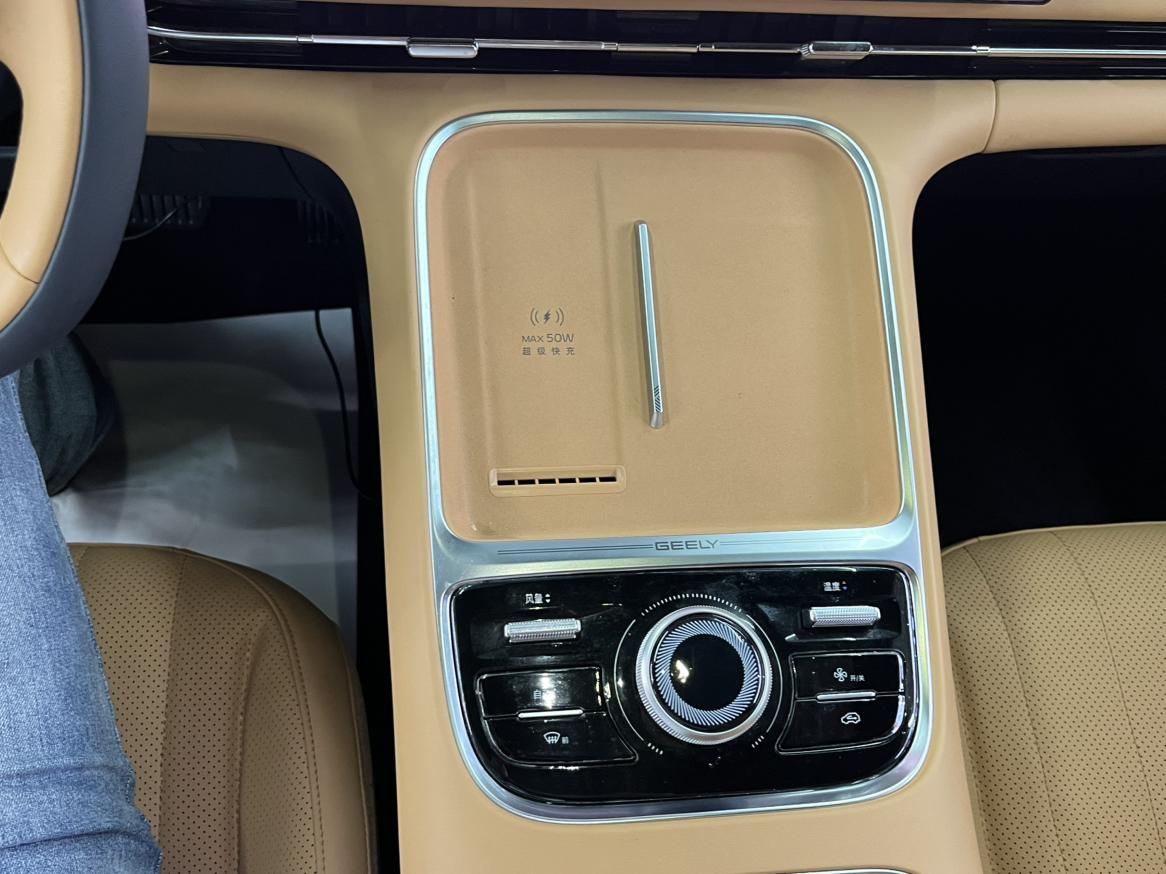 Geely Galaxy Starship 7 EM-i 2025, фото 12