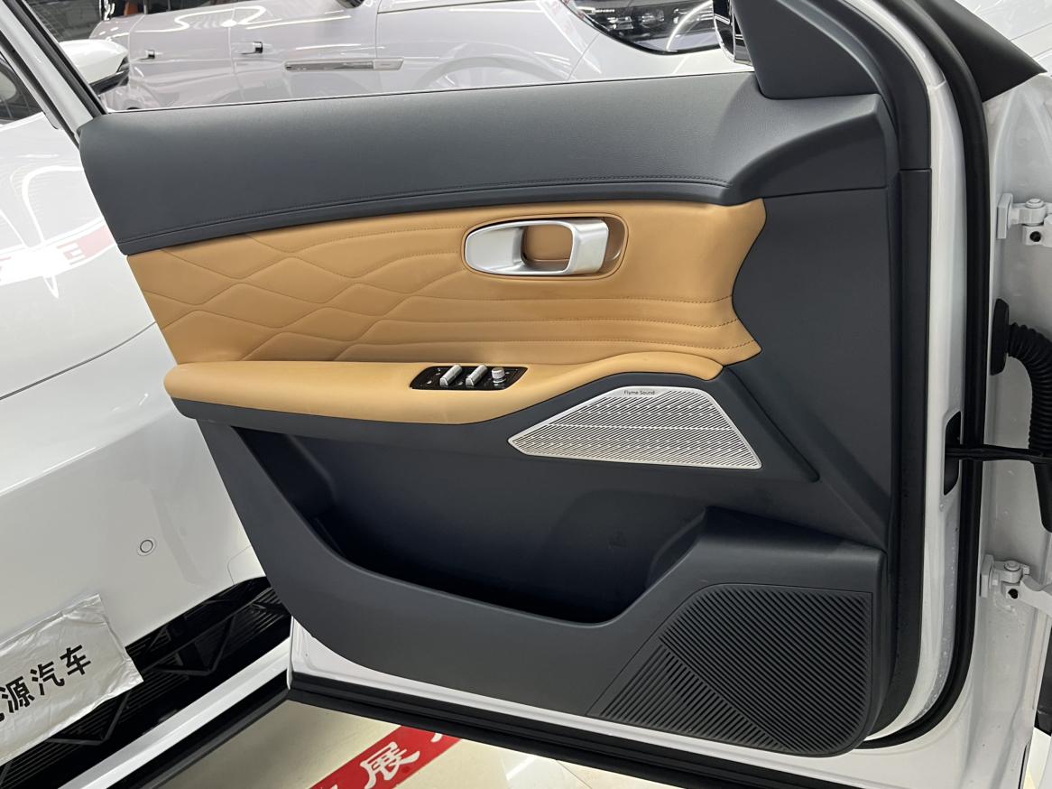 Geely Galaxy Starship 7 EM-i 2025, фото 14