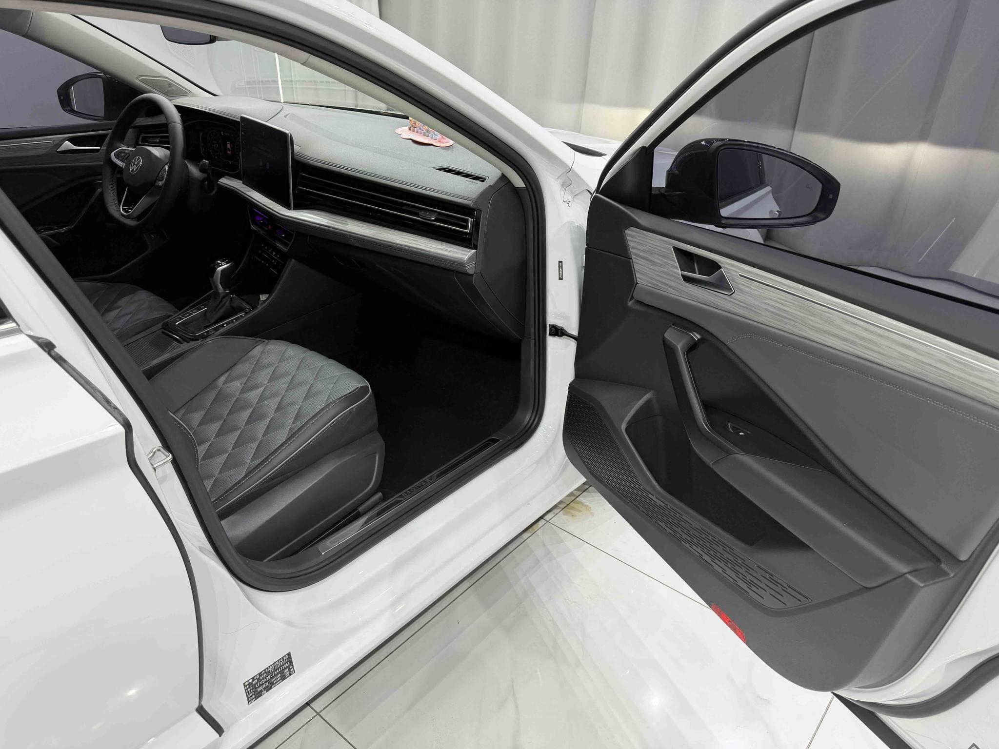 Volkswagen Jetta 2023, фото 14