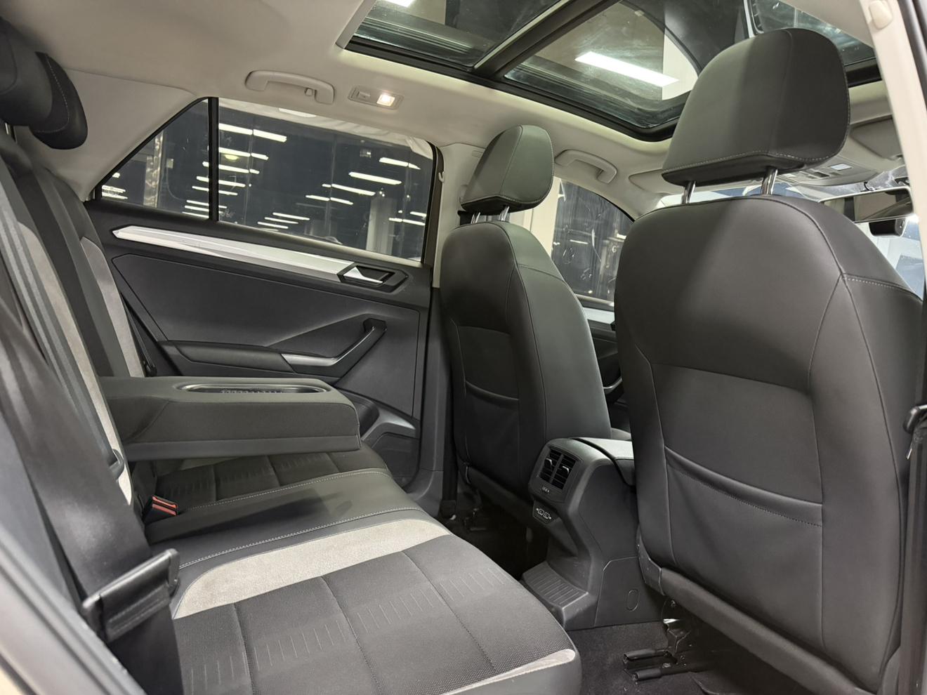 Volkswagen T-Roc 2021, фото 14
