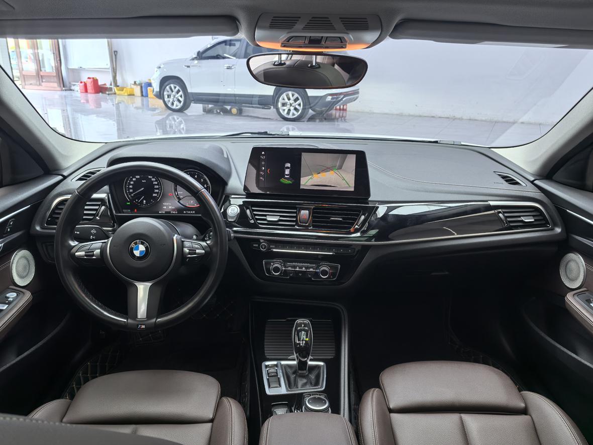 BMW 1 Series 2021, фото 16