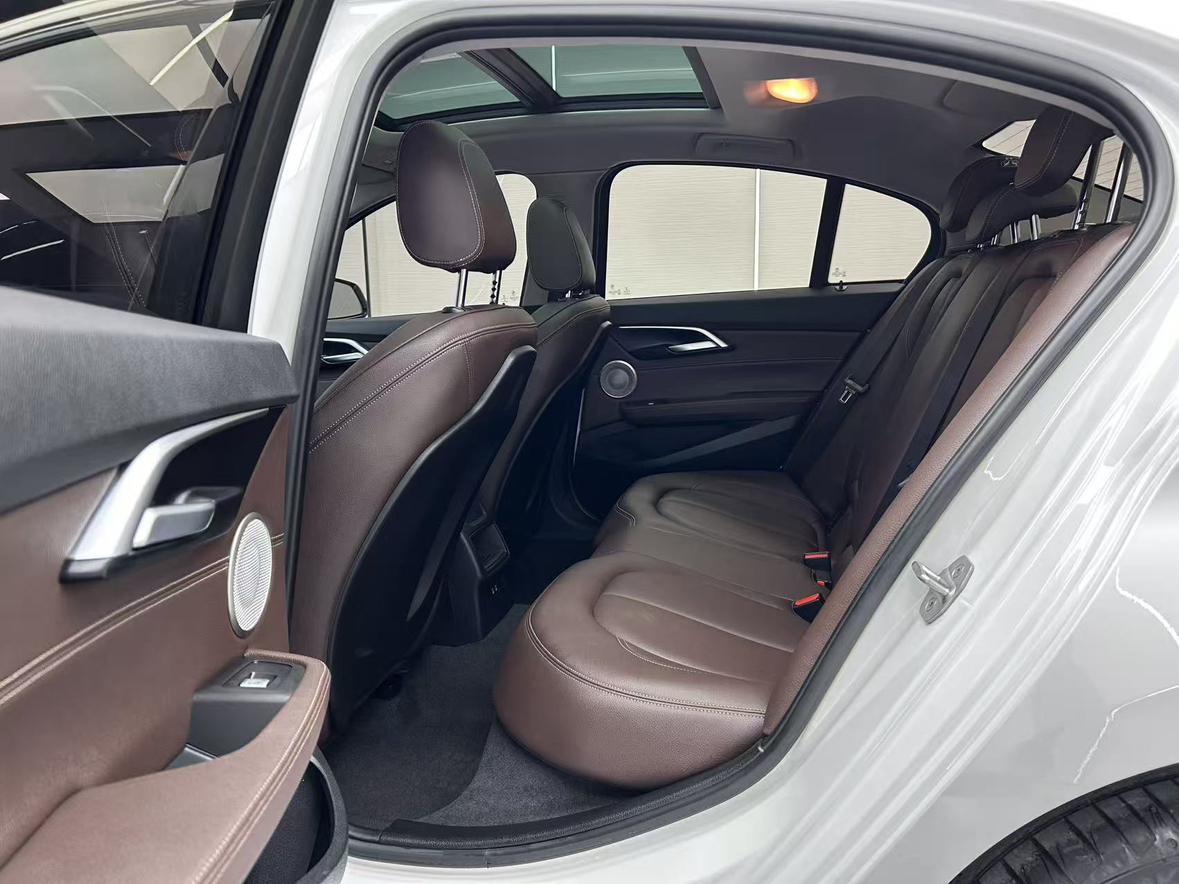 BMW 1 Series 2021, фото 17