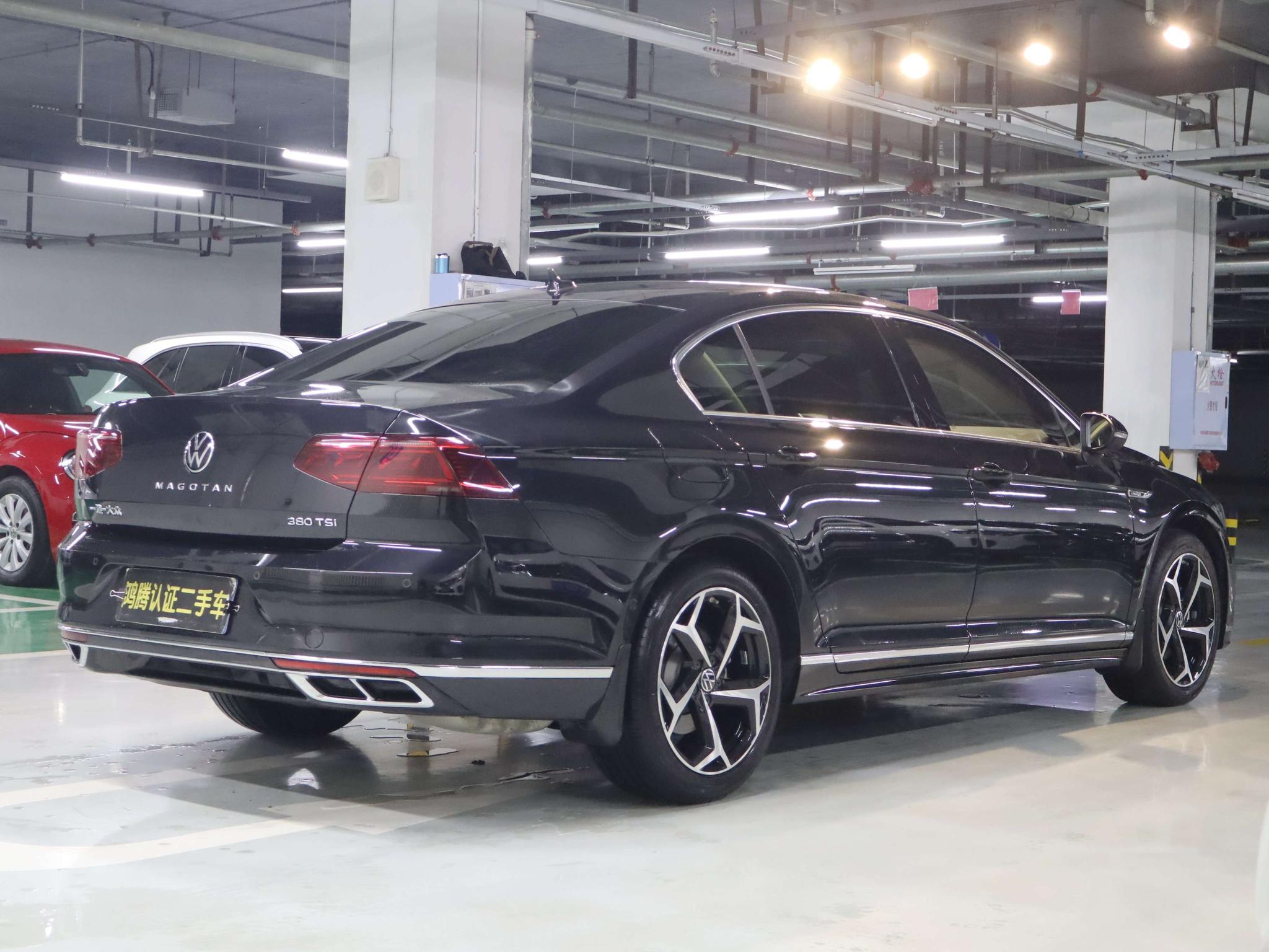 Volkswagen Passat 2023, фото 3