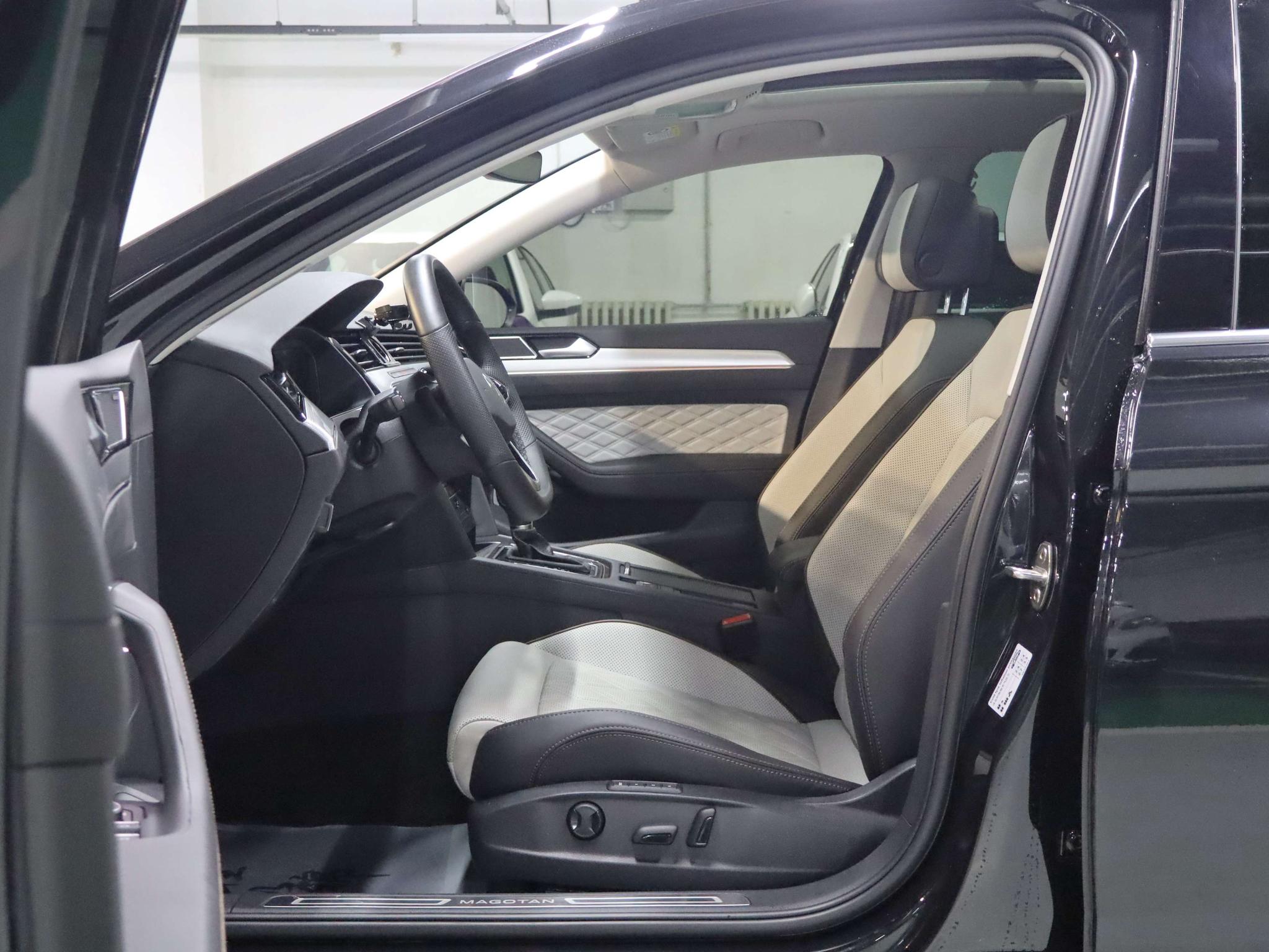 Volkswagen Passat 2023, фото 4