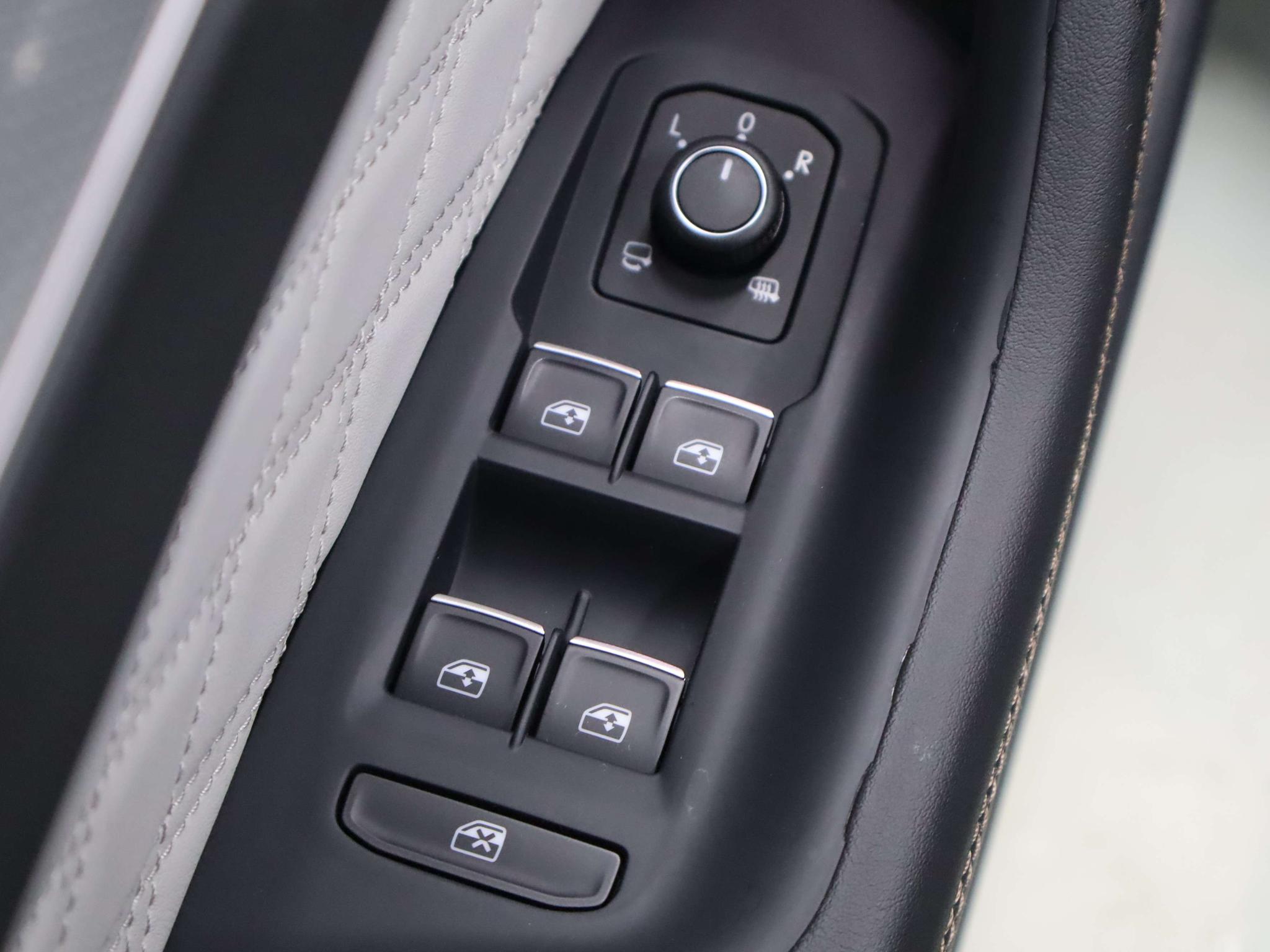 Volkswagen Passat 2023, фото 8