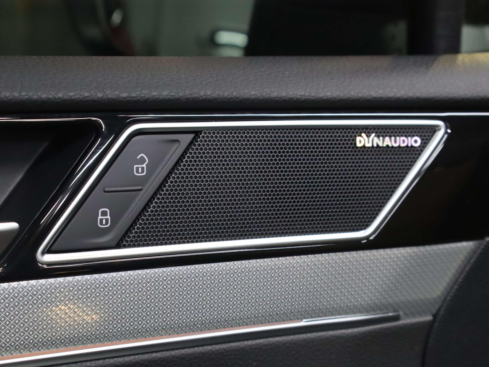 Volkswagen Passat 2023, фото 9