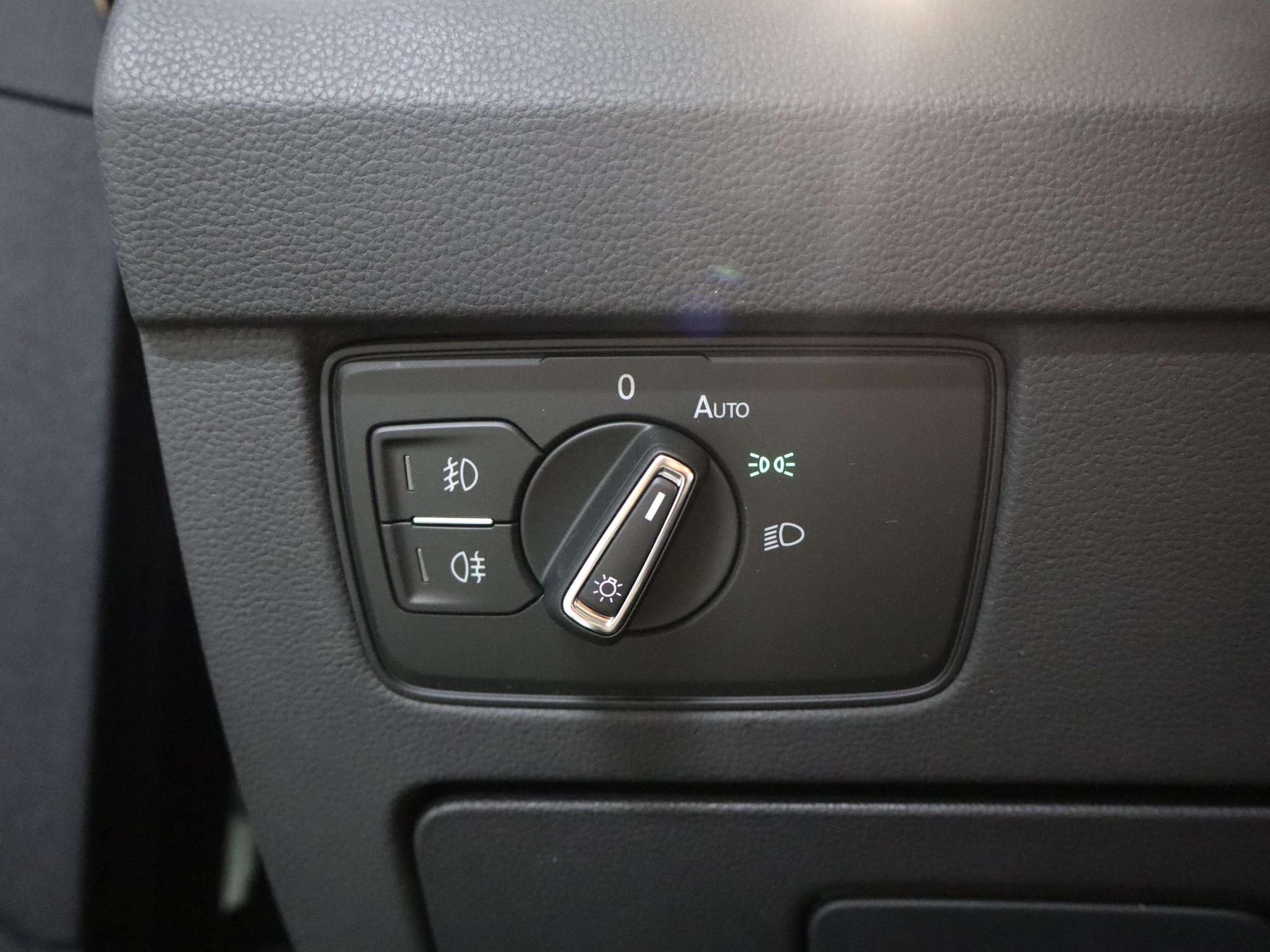 Volkswagen Passat 2023, фото 10
