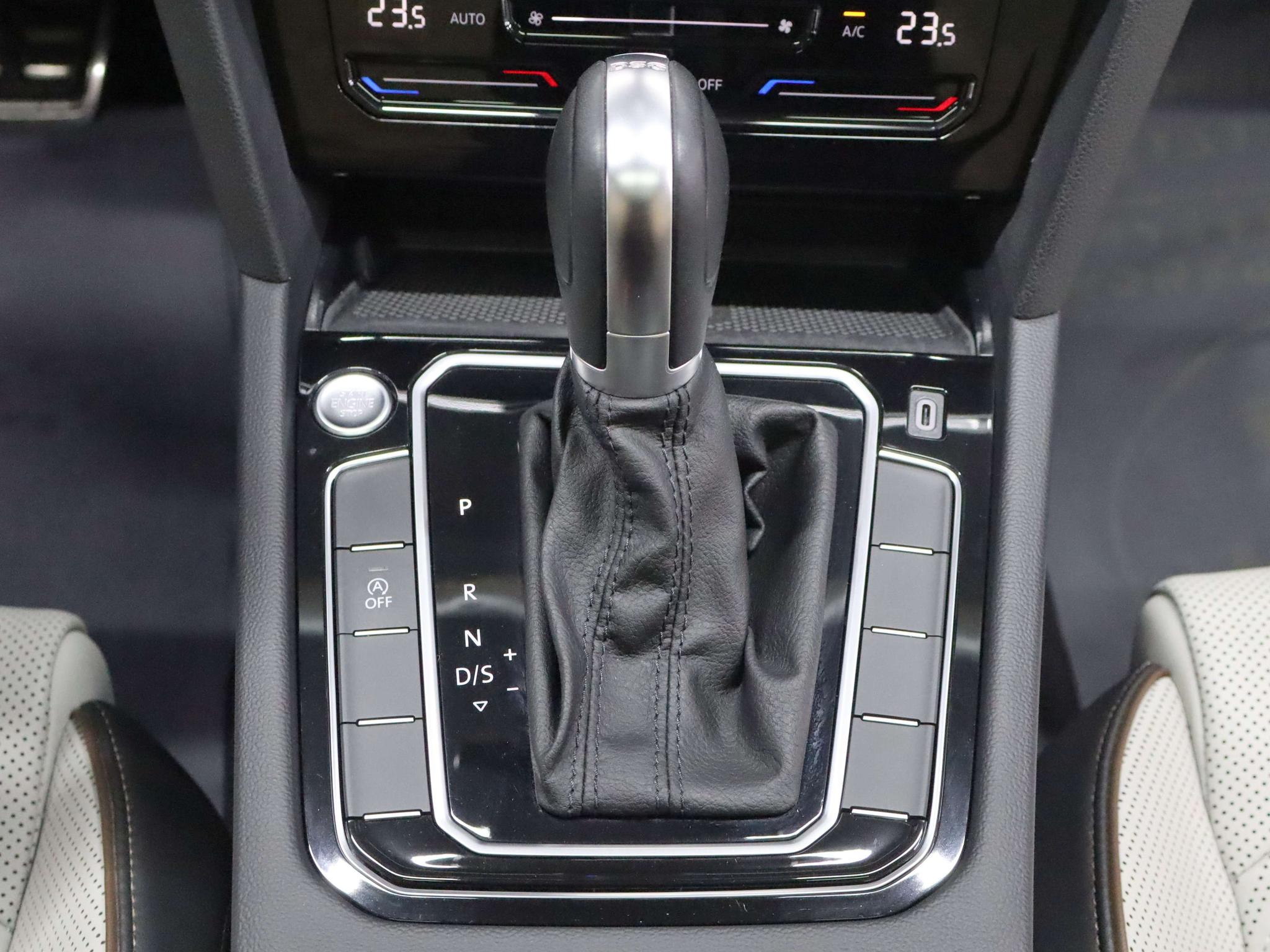 Volkswagen Passat 2023, фото 14